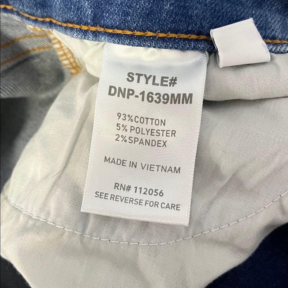 Zenana Distressed Kick Dark Blue Flare Jeans with Raw Hem Size 30 - Picture 8 of 8